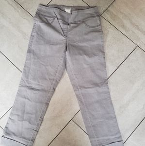 Van Heusen 10 Stretch Gray Cuffed Cropped Pants